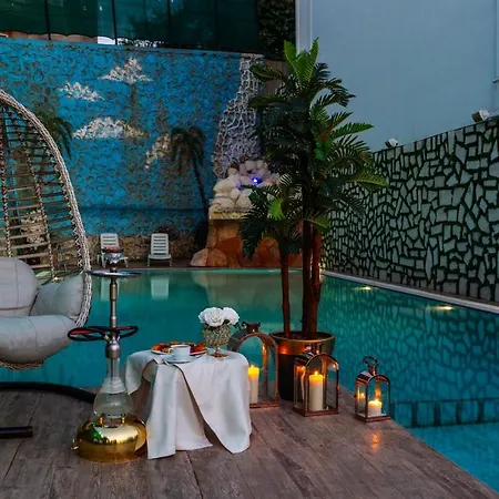 Arezzo Deluxe Hotel